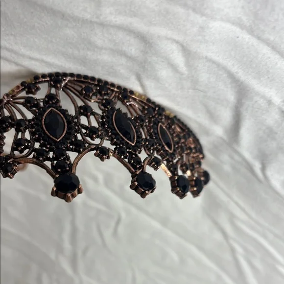 Elegant Black and Rose Gold Tiara - Picture 3 of 9
